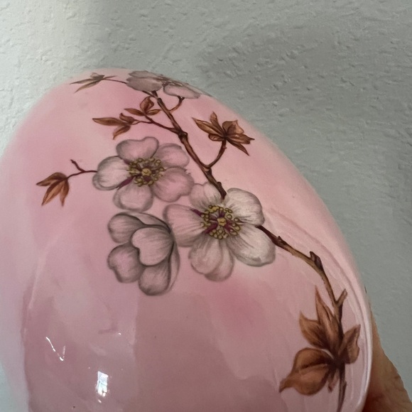 Chinese Cherry Blossom Hand Painted Porcelain Egg - Picture 10 of 10